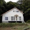空き家バンク【売買】300万円 熊本県天草市栖本町古江 岩風呂から海が垣間見える・家庭菜園可・吹抜け有 庭・バルコニー・駐車場2台付き2LDK2階建別荘