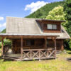 空き家バンク【売買】1,180万円 三重県松阪市飯高町宮本 吹抜け・薪ストーブ有 各階ウッドデッキ・駐車場2台付き1LK本格的丸ログハウス 水洗トイレ